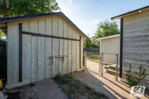 410 S Van Buren St (15)