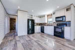 407 W Nueces Dr (10)