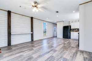 407 W Nueces Dr (8)