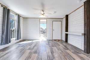 407 W Nueces Dr (9)